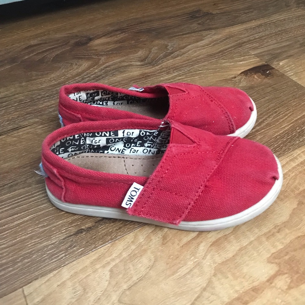 Toms